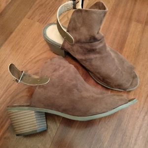 Sz 9 Rampage Booties